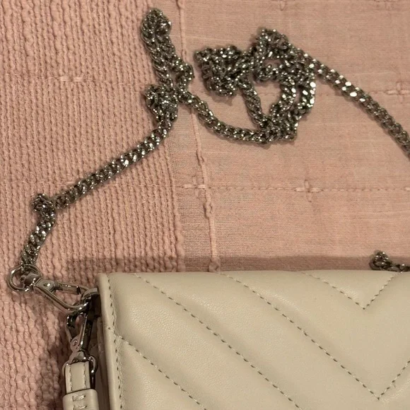 Authentic NWOT, Sina Wok Mix Quilt Crossbody/Silver Chain - Picture 10 of 11